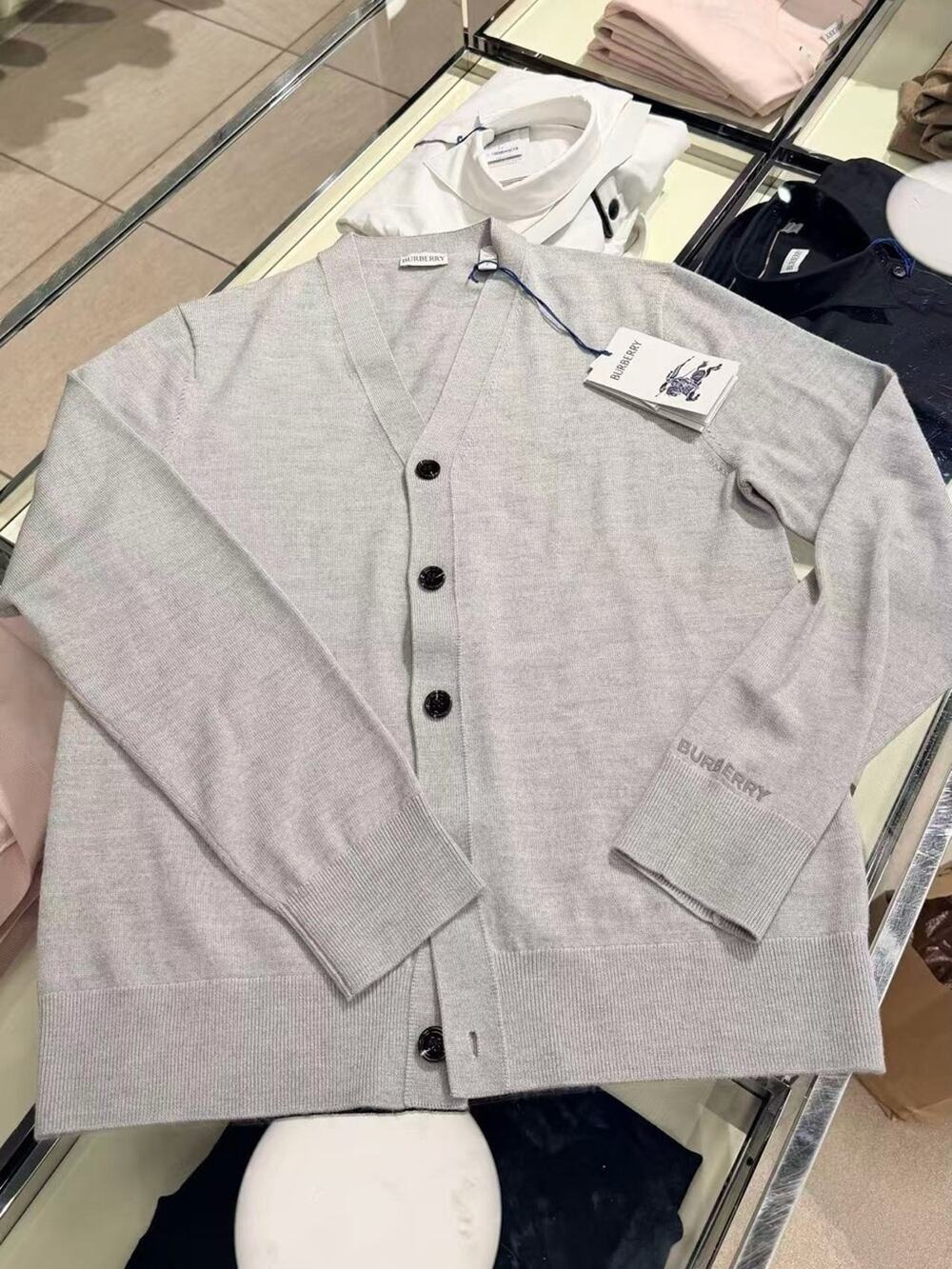 Burberry Men’s wool Light Gray V-Neck Button Cardigan L